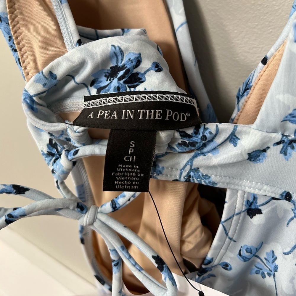 NWT A Pea In The Pod Ruffled Maternity One Piece Swimsuit - Picture 6 of 10